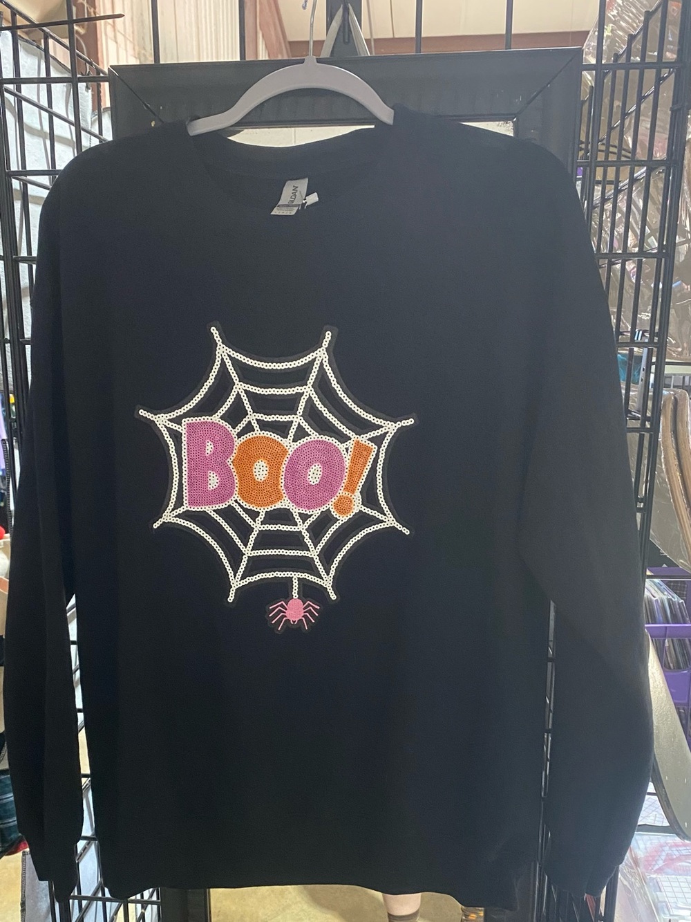 Gildan Large sweatshirt 'Boo!' Spiderweb Halloween Long-Sleeve Shirt